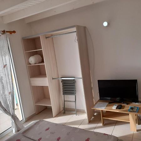 Apartmán Le Studio De Jeannine Capesterre-Belle-Eau Exteriér fotografie
